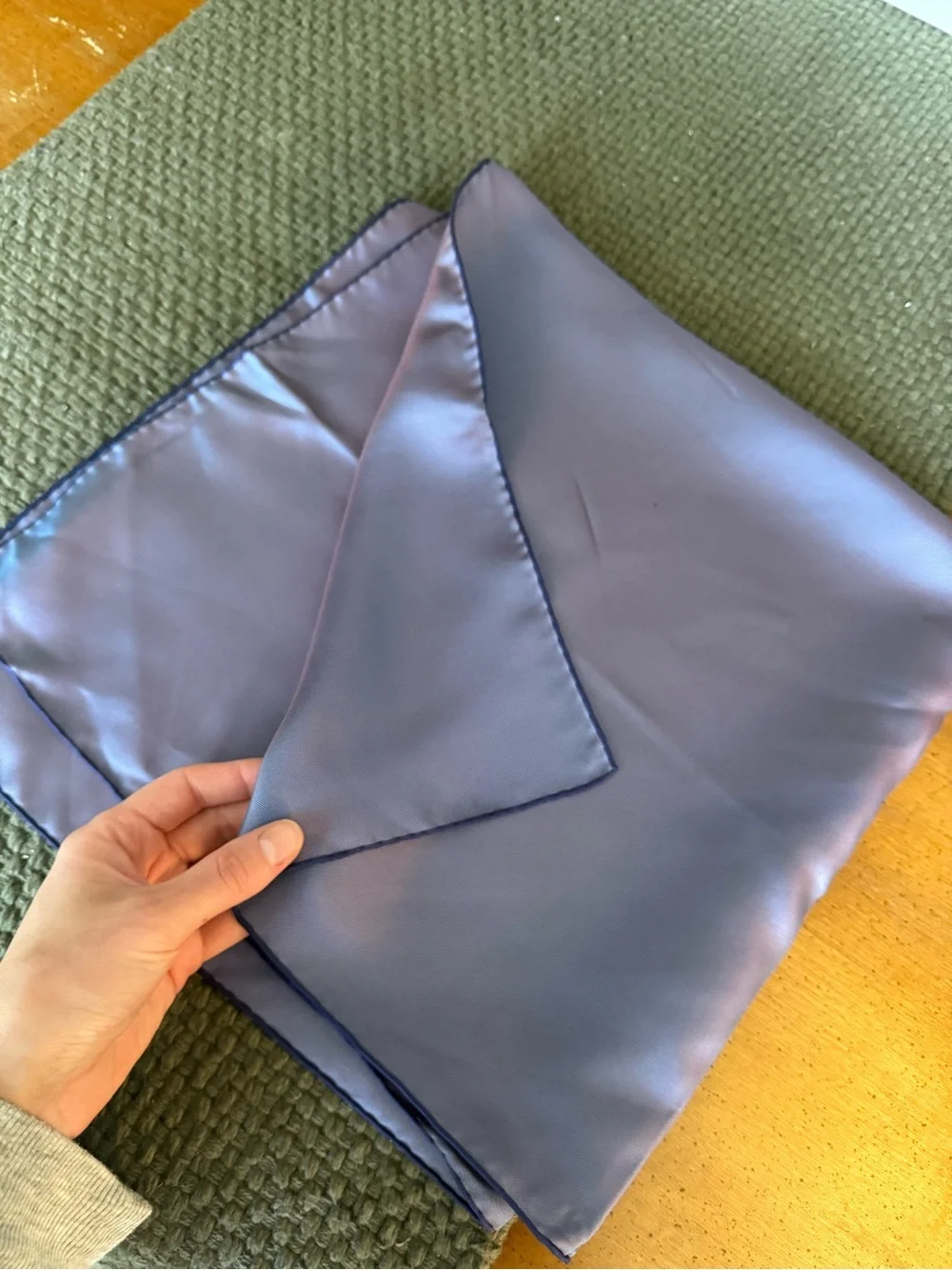 Vintage Hermès Purple Iridescent 100% Silk Scarf 26.5” Made in France - Picture 2 of 5